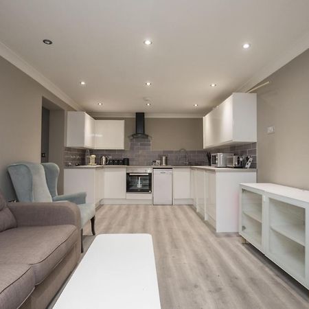 Riverside Central Kingston Flat 1B Surbiton ภายนอก รูปภาพ