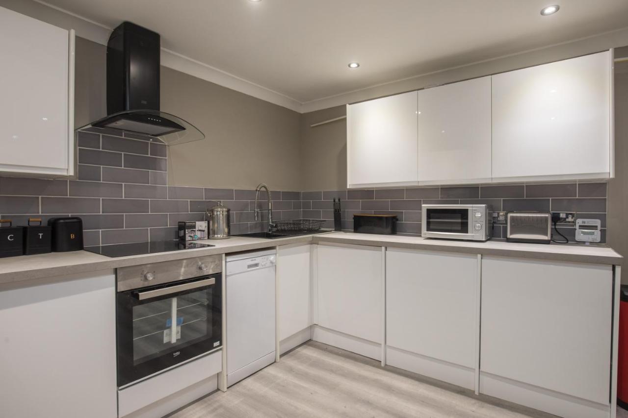 Riverside Central Kingston Flat 1B Surbiton ภายนอก รูปภาพ