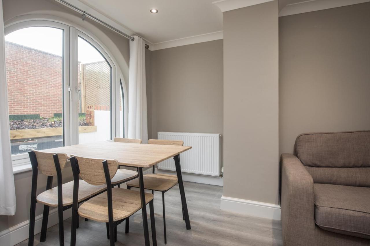 Riverside Central Kingston Flat 1B Surbiton ภายนอก รูปภาพ