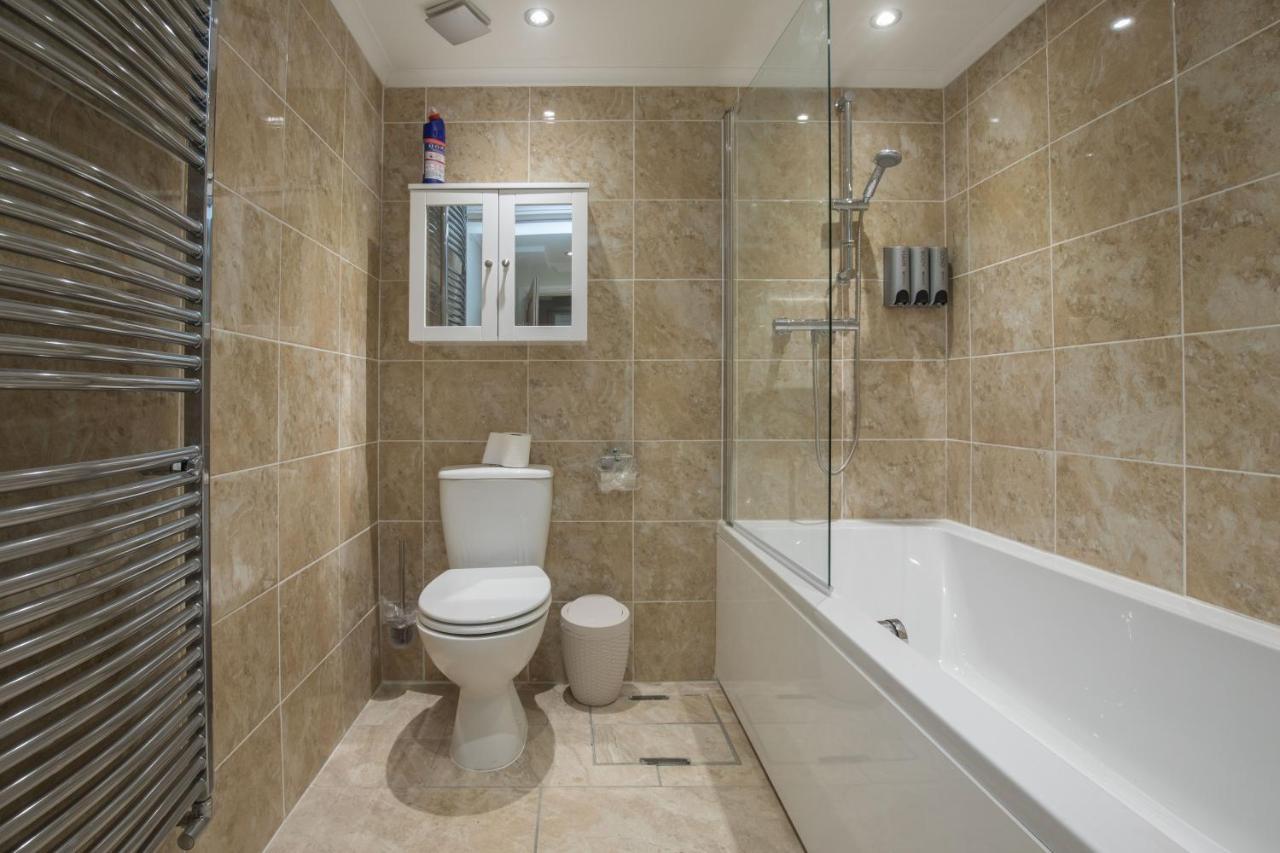 Riverside Central Kingston Flat 1B Surbiton ภายนอก รูปภาพ